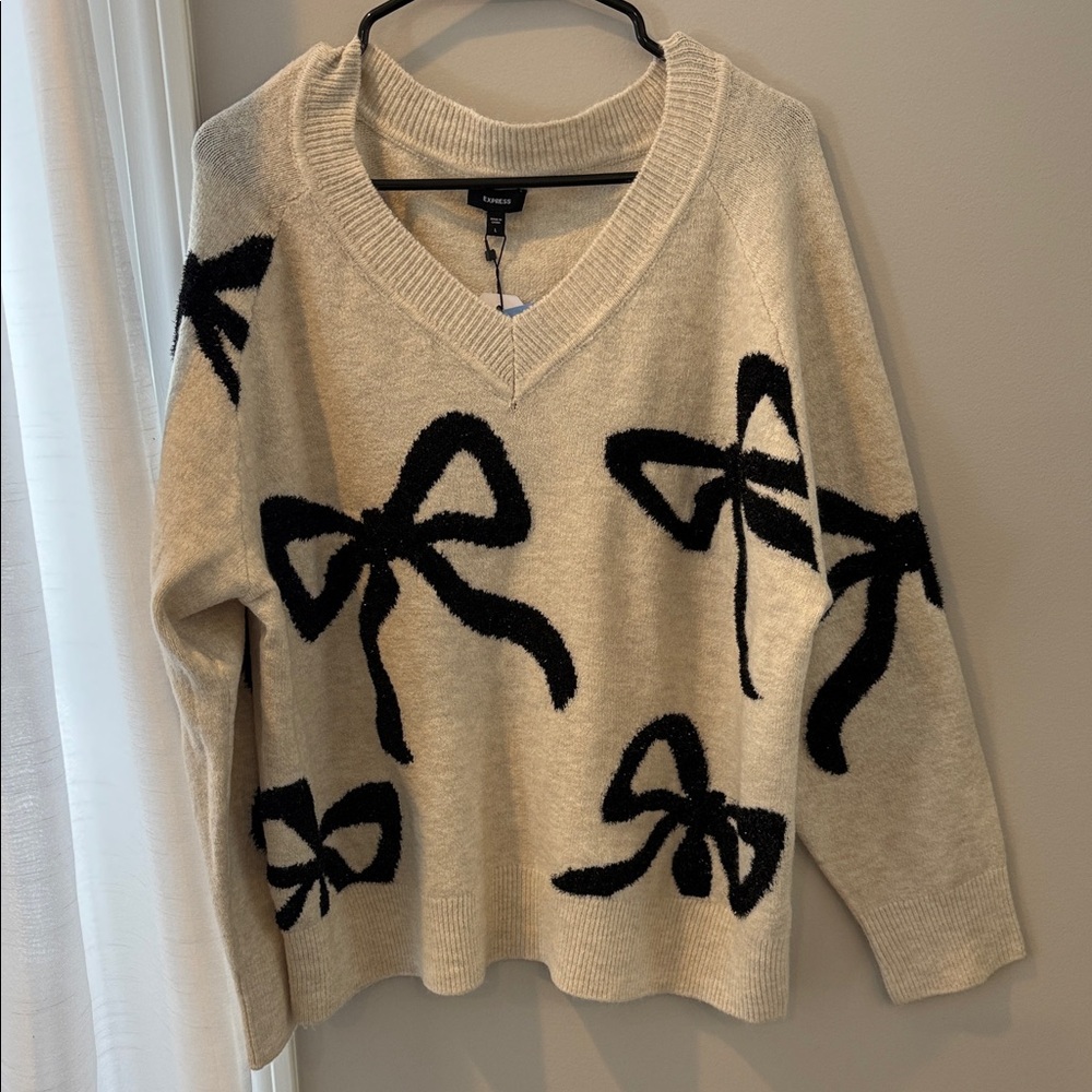 Express cream Sweater with Black Bow Accents new oversized - Picture 2 of 9